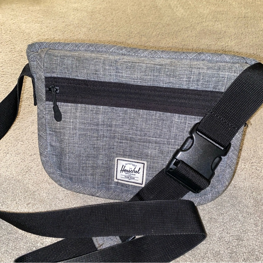Herschel Supply‎ Co. Grade Messenger Mini Bag Gray Crossbody purse
